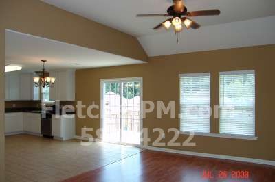 Building Photo - 1728 White Oak Ln