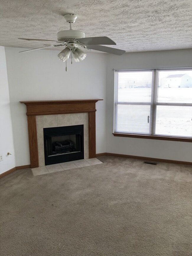 Foto del edificio - 2400 Hopkins Dr