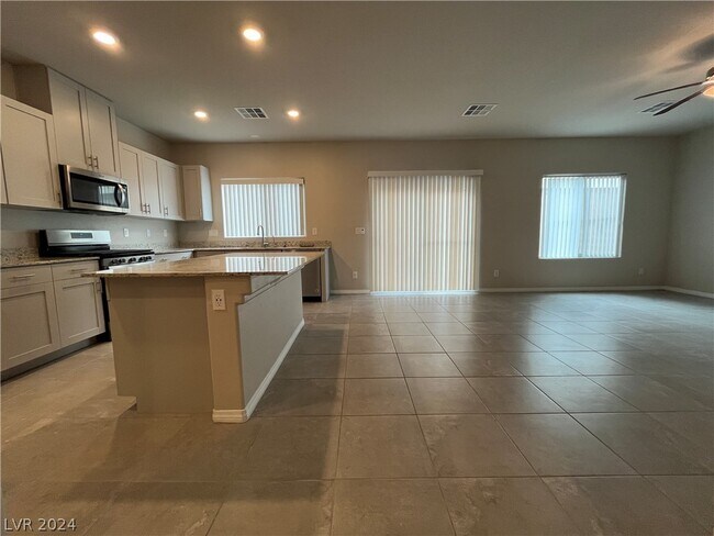 Building Photo - 8339 Gold River Ct