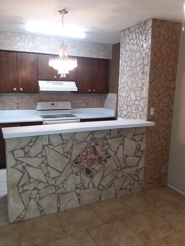 Cocina recién remodelada - 1011 Ennis Joslin Rd