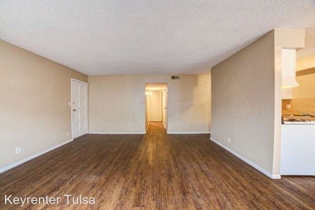 Foto del edificio - 3 br, 2 bath Apartment - 6805 S. Lewis Ave.