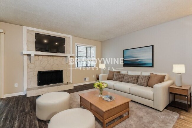 Foto del edificio - 9347 Forest Knoll Dr