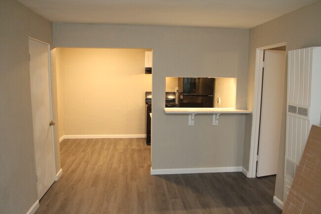 Building Photo - 2030 S Big Bend Blvd