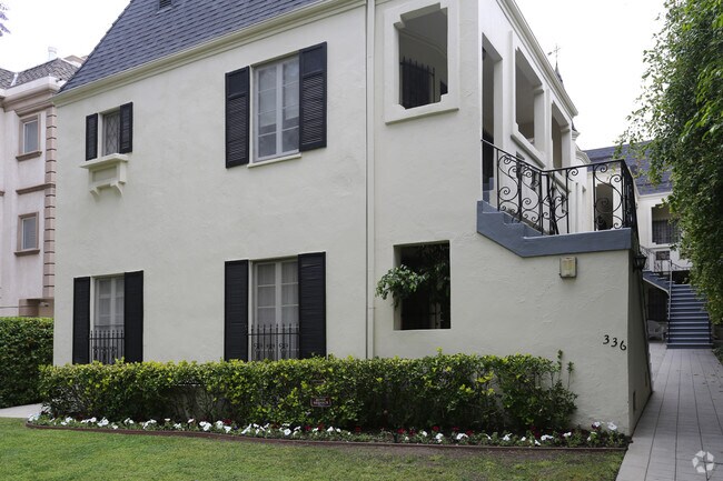 Building Photo - 336 N Palm Dr