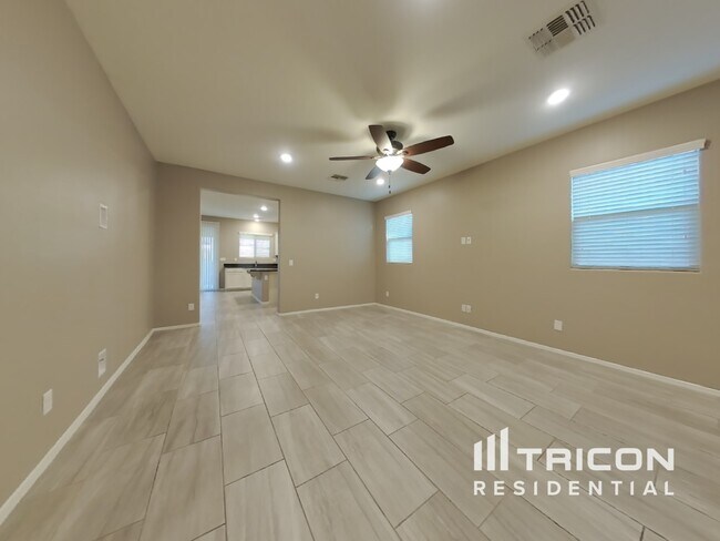 Building Photo - 8706 N 172nd Dr