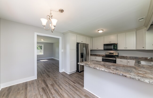 Building Photo - 4075 Albright Cir. Clarksville, TN 37043 *...