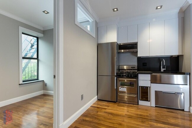 Foto del edificio - 16 E 116th St