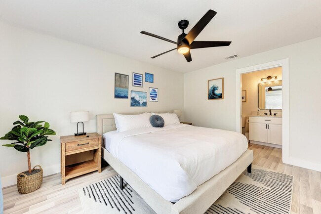 Foto del edificio - 8 Bay Acres Ave