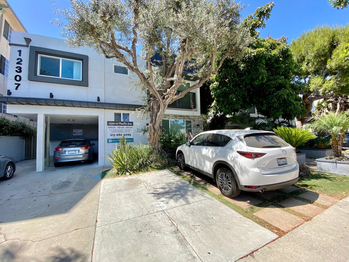 Primary Photo - 12301-12307 Pacific Ave