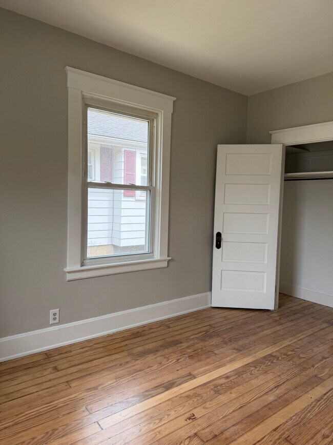 Foto del edificio - 614 N E St