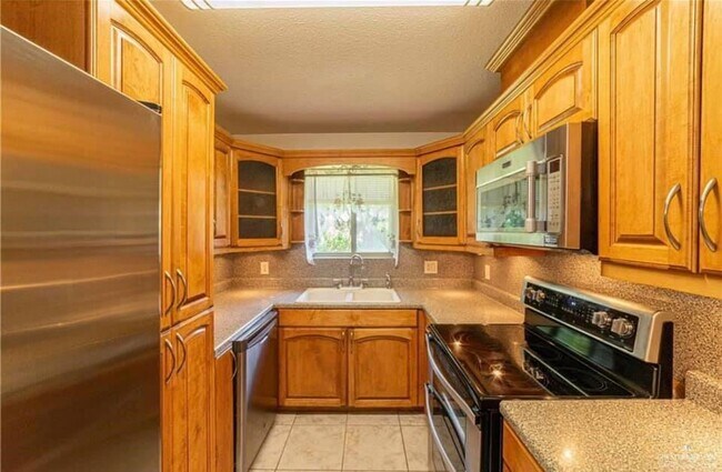 Building Photo - 16 Mynah Ave