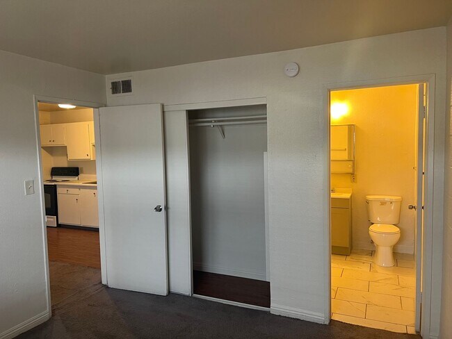Foto del edificio - 3726 Hazelwood St