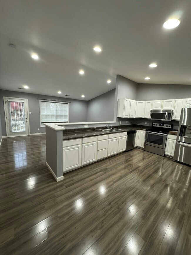 Foto del edificio - 5023 White Petal Way