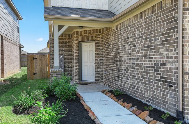 Building Photo - 2210 Windy Grove Dr