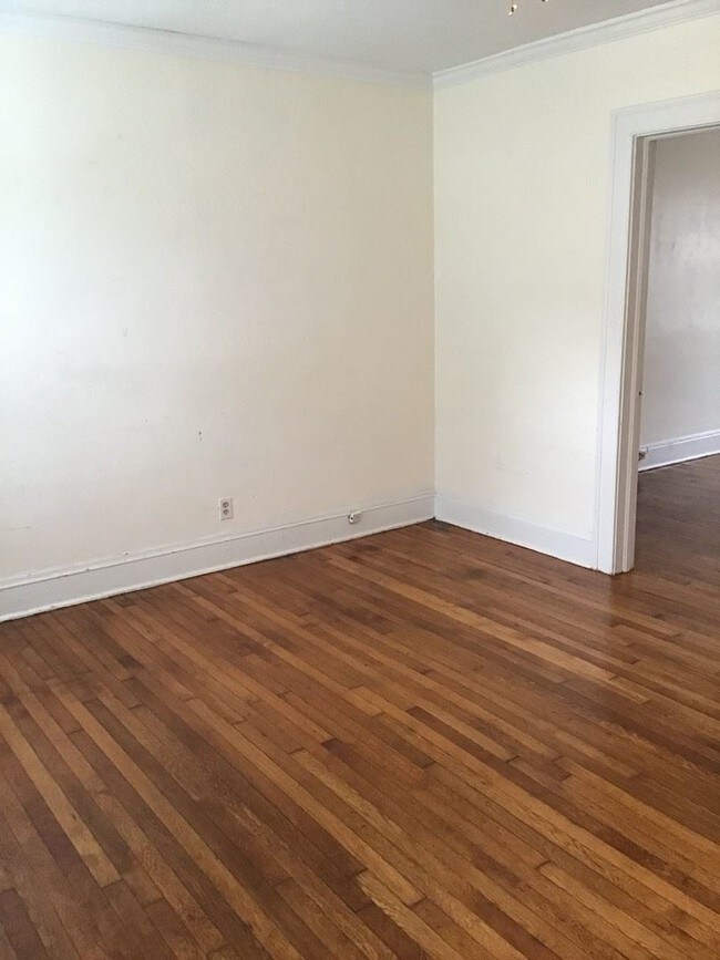 Building Photo - 9600 Sherwood Pl