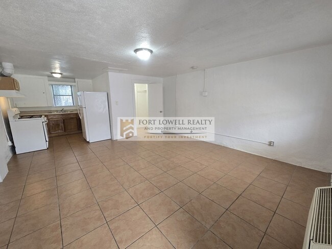 Building Photo - Cozy Studio near Downtown Tucson!