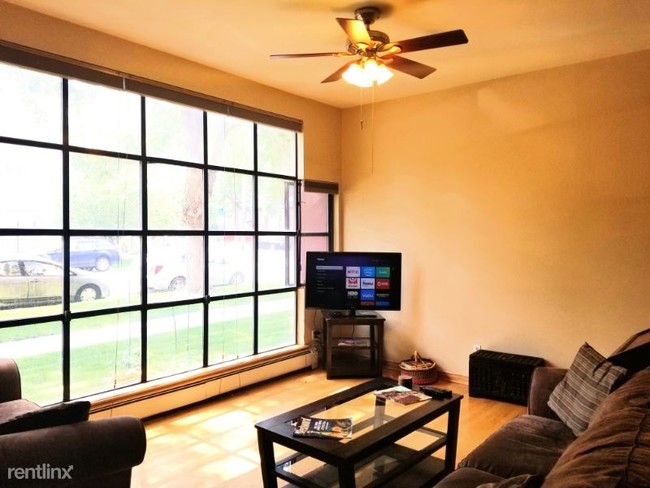 Building Photo - 2403 glenarm pl