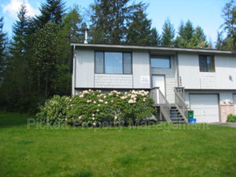 Primary Photo - 4844 Lupine Ln NW