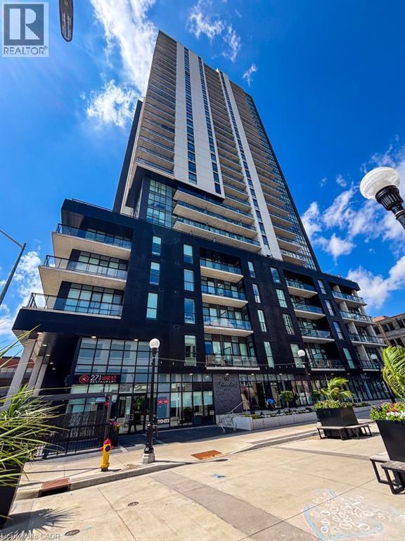 Building Photo - 60 Charles St W