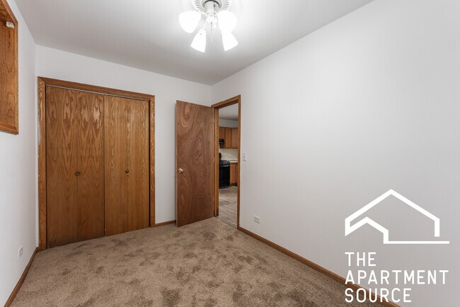 Building Photo - 2901 N Hoyne Ave