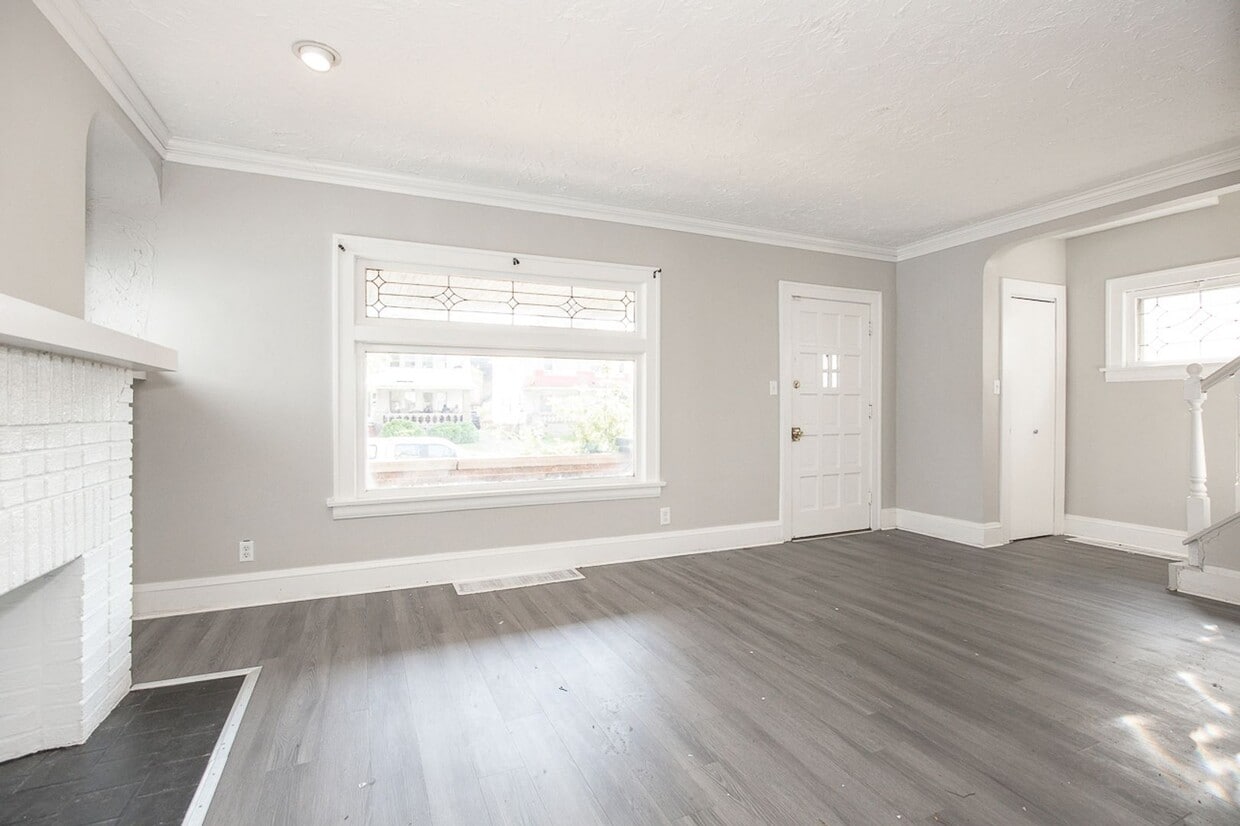 Primary Photo - 3 BED 1 BATH BEAUTIFUL SINGLE HOME!