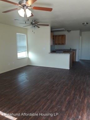 Foto principal - 3 br, 2 bath Apartment - 1500 Lakehurst Drive