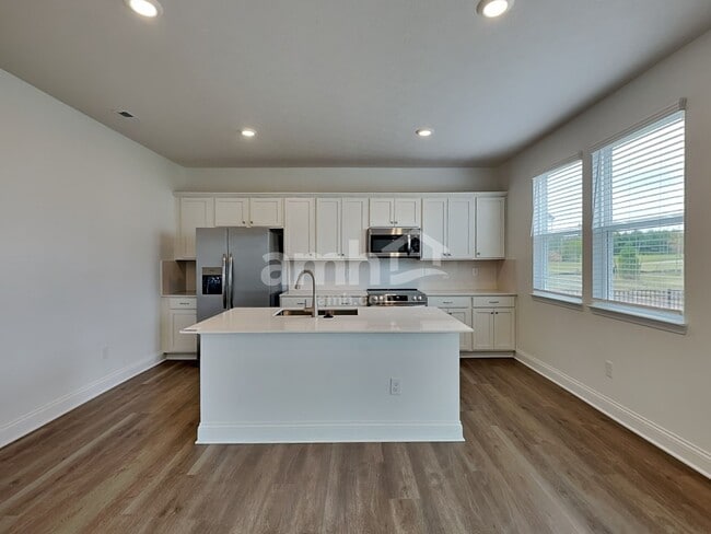 Building Photo - 318 Pine Hill Court