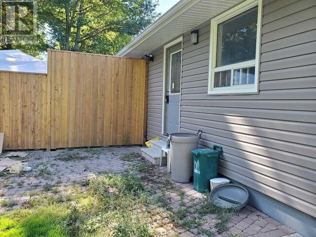 Building Photo - 20437 Yonge St