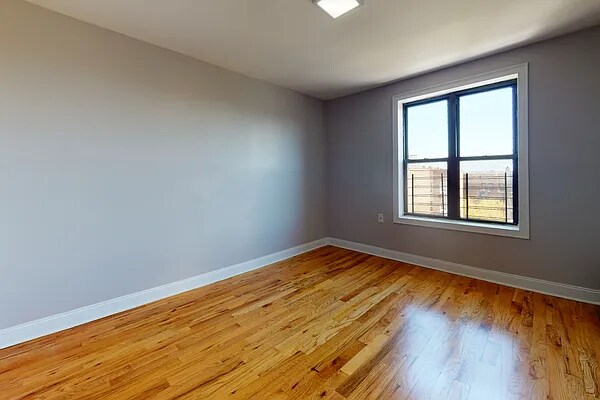 Building Photo - 513 W 179th St