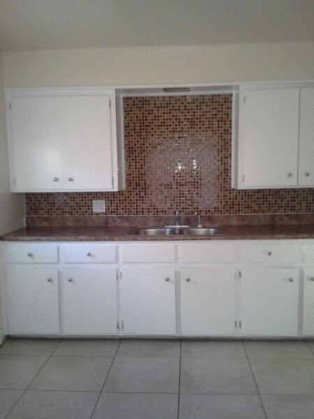 Foto principal - Newly Remodeled Triplex with Garage Parking!