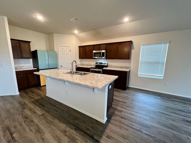Foto del edificio - 8109 Dogwood Dr