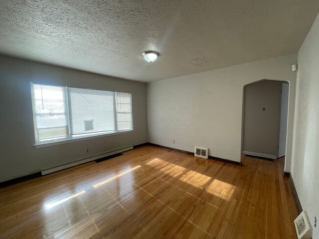 Foto del edificio - 2BD/1BA Home In Gary IN