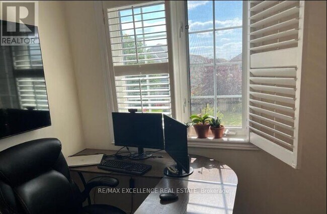 Building Photo - 311 Oaktree Cir