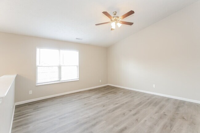 Building Photo - 3939 Gray Arbor Way