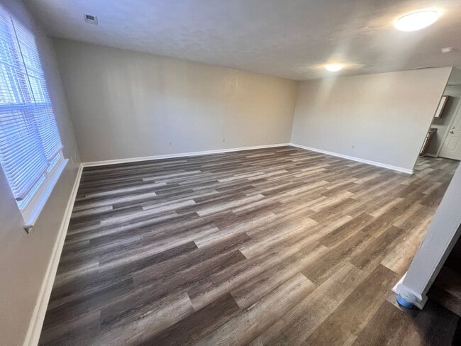 Building Photo - Blacksburg, 4BR / 2.5BA, Available for Fal...
