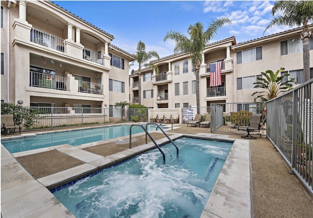 Foto principal - 435 S Anaheim Hills Rd