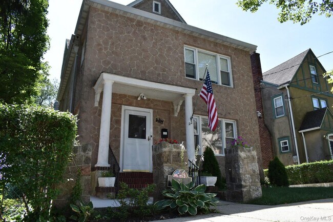 Foto del edificio - 22 Hillcrest Rd