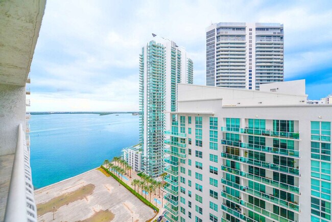 Foto del edificio - 1200 Brickell Bay Dr
