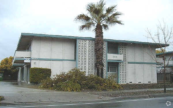 Building Photo - 4634 Campbell Ave