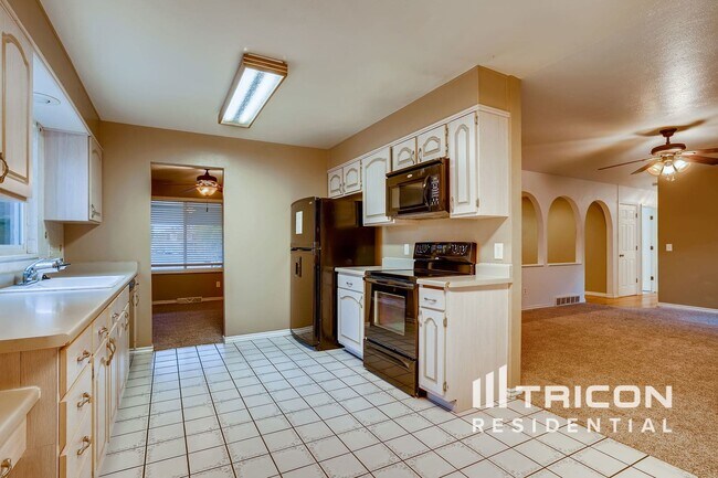 Foto del edificio - 3719 S Walden St