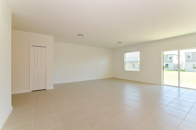 Foto del edificio - 2219 Rock Dr