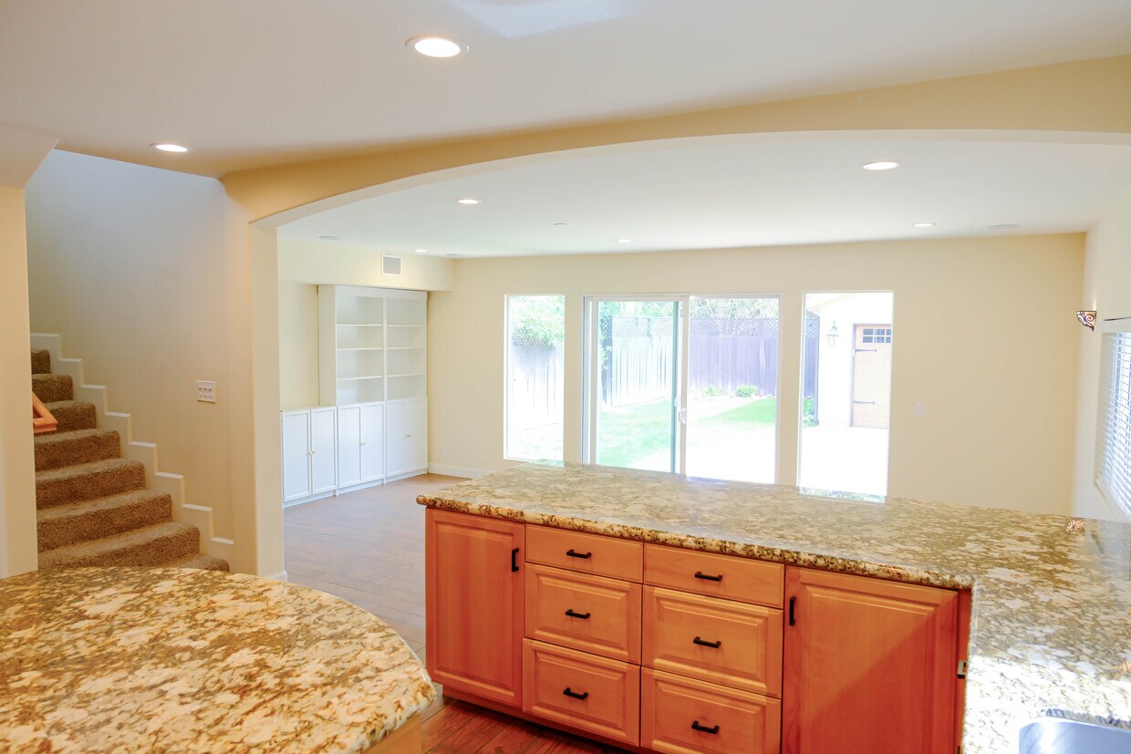 Building Photo - 4438 Bellingham Ave