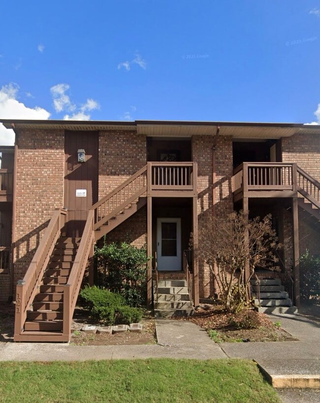 Building Photo - 119 Brooke Castle Dr