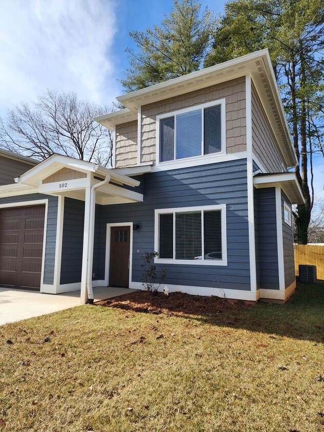 502 Magnolia Creek Ln, Black Mountain, NC 28711 House Rental in Black