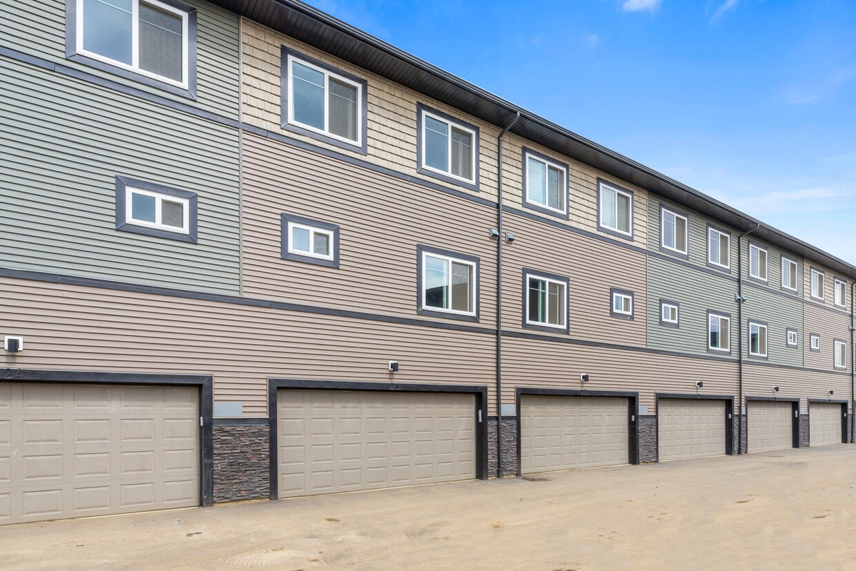 Building Photo - 8051 Orchards Green SW