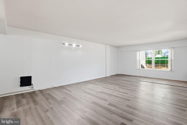 Building Photo - 7651 Tremayne Pl