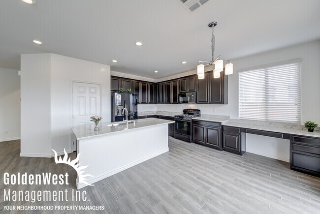 Foto del edificio - Marvelous Fully Upgraded 3Bdm 3Ba Loft Hom...