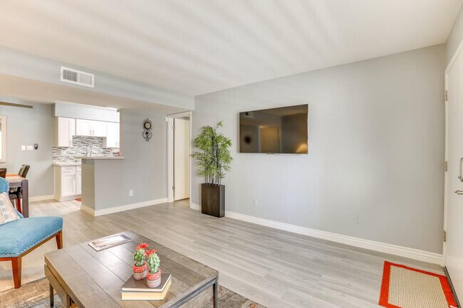 Foto del edificio - 5995 N 78th St