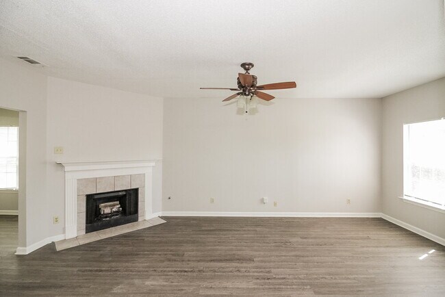 Foto del edificio - 7899 Brady Creek Cove