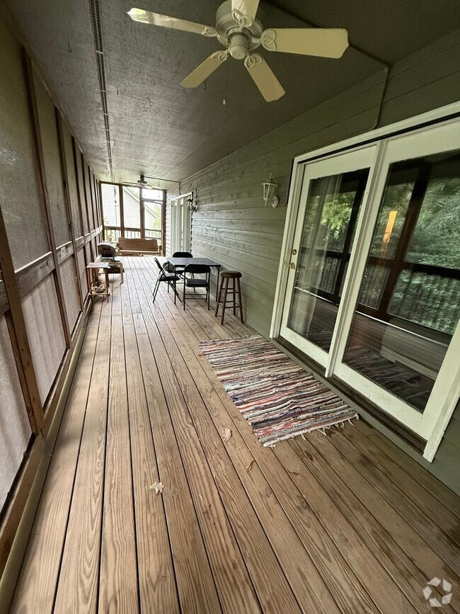 Building Photo - 9431 S Pointe Retreat Dr